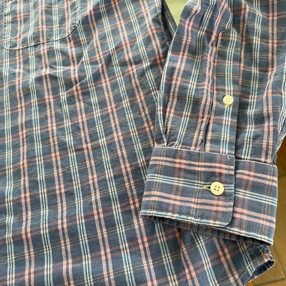 Faherty Brand Casual Button Down Size Large - Picture 3 of 6